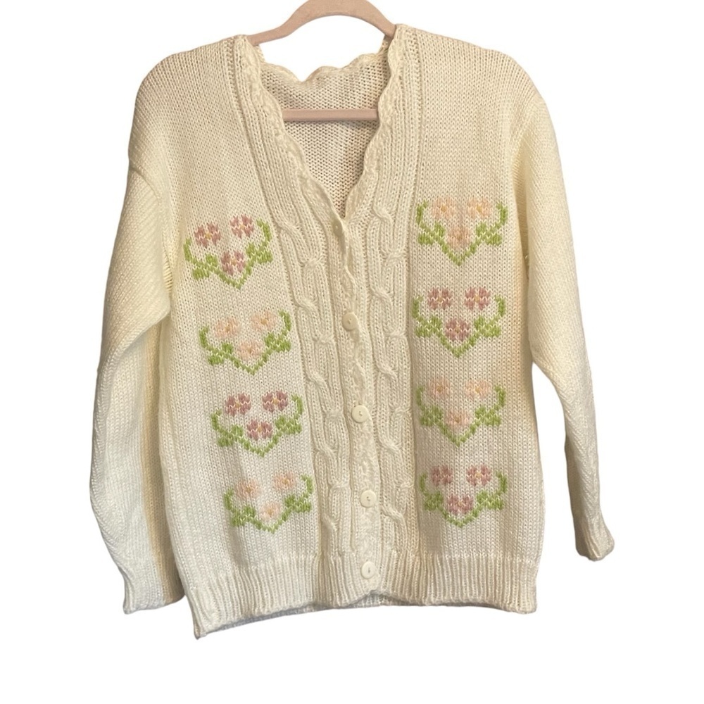 Hand Knit Cream Cable Knit Button Down Sweater/Scalloped Edge V-Neck- Size M - Picture 2 of 11